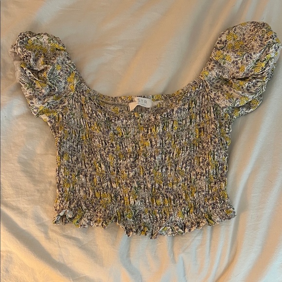 Astr The Label Floral Smocked Blouse with Puff Sleeves - Picture 1 of 4